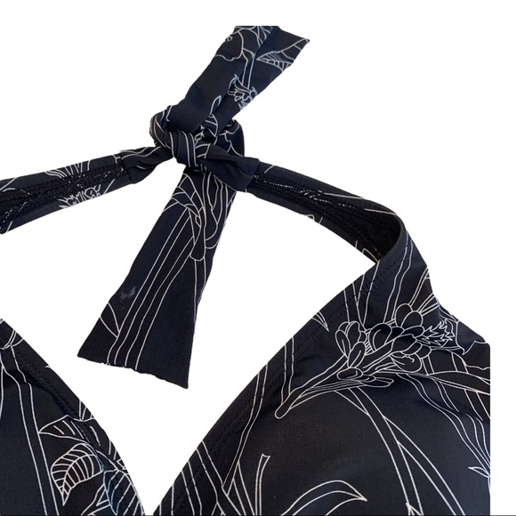 Cherokee Plus Sized Swim Suit 24w Black and White Halter Top Bra - Picture 3 of 6